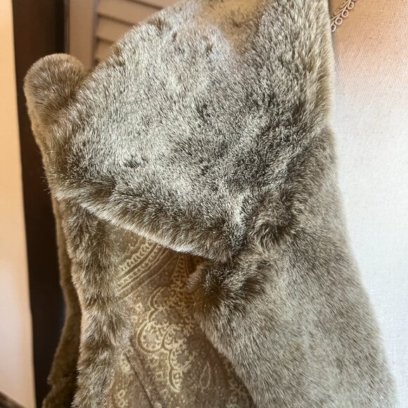 J.JILL Size M, Faux Fur Paisley Brown/Gray Vest, Toggle Buttons - Picture 3 of 8